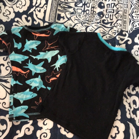 Carter’s 3T pajama set. Gently worn - Picture 3 of 8